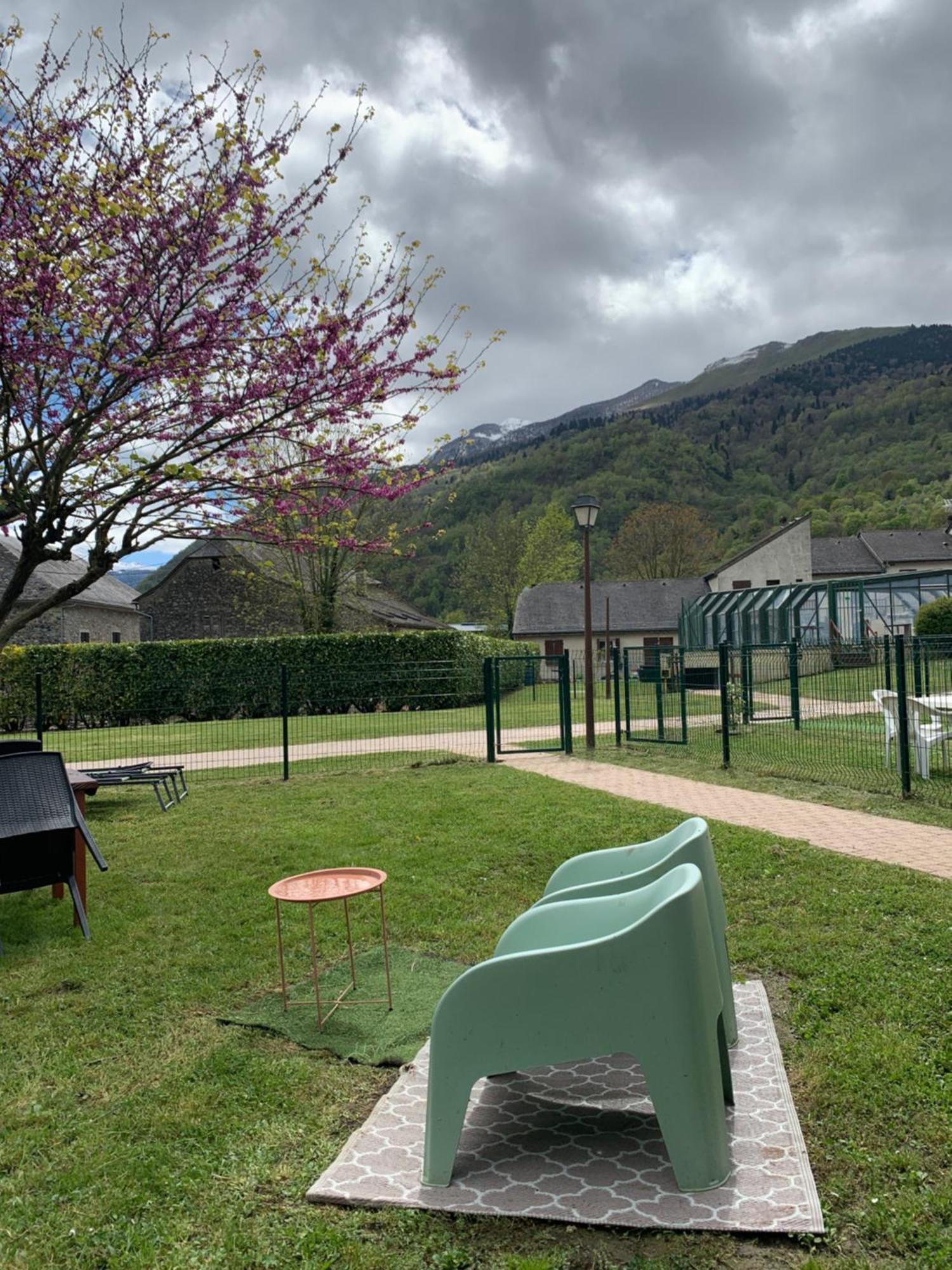 La Suite Unique - Le Jardin Sur Les Pyrenees- Vue Panoramique Montagne -Jardin Cloture Prive De 100M2-Parking-Linge De Lit Et Serviettes Compris- Bielle Exterior foto